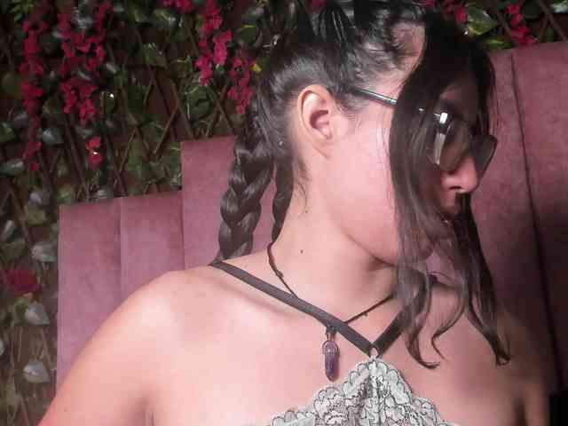 CoralineSanchez webcam