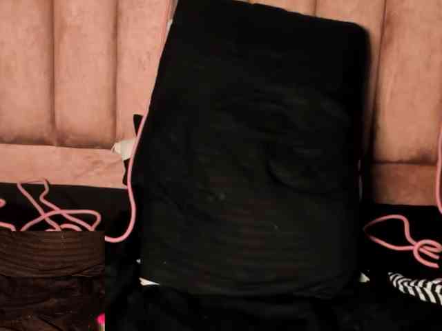 CoralineSanchez webcam
