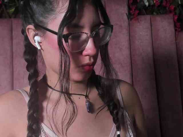 CoralineSanchez webcam