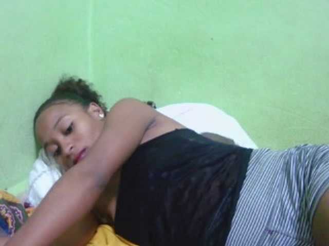 le modèle Chou1 est en webcam porno dans un show sur le site bongacams, il possède les tags suivants: Ebony,Brunette,Shaved