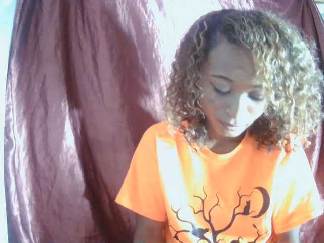 Tiscah webcam bongacams model stream image