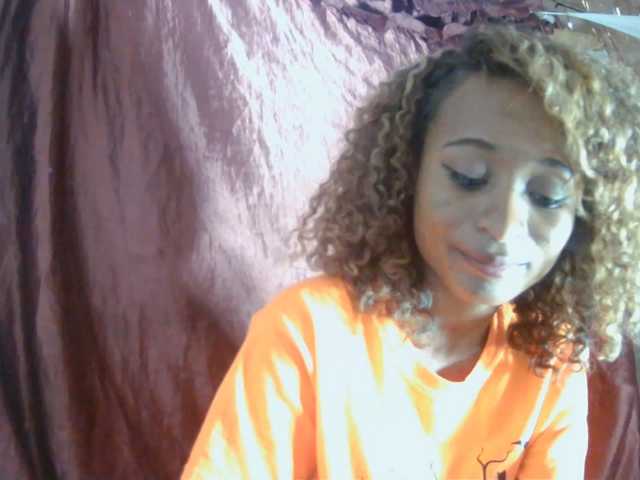 Tiscah webcam bongacams model stream image