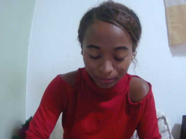 Chou1 est une amatrice française qui est très bandante et propose des vidéos d'amatrices extrêmement coquines sur BongaCams. Les tags coquins de cette cam girl sont : Ebony,Brunette,Shaved,