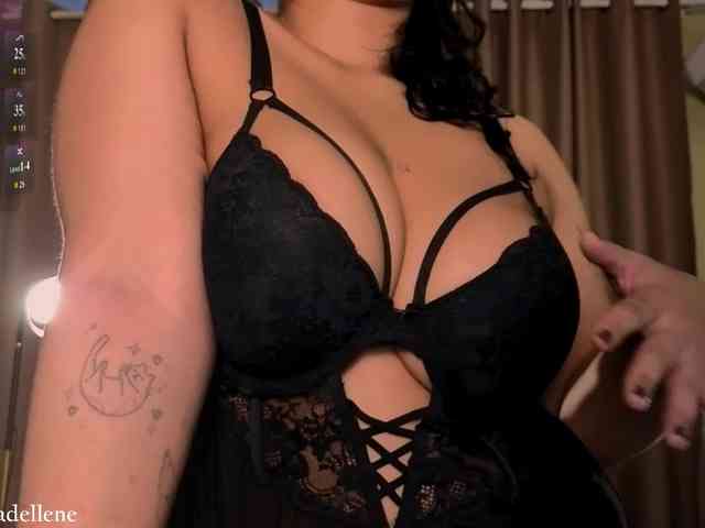 Adellene webcam