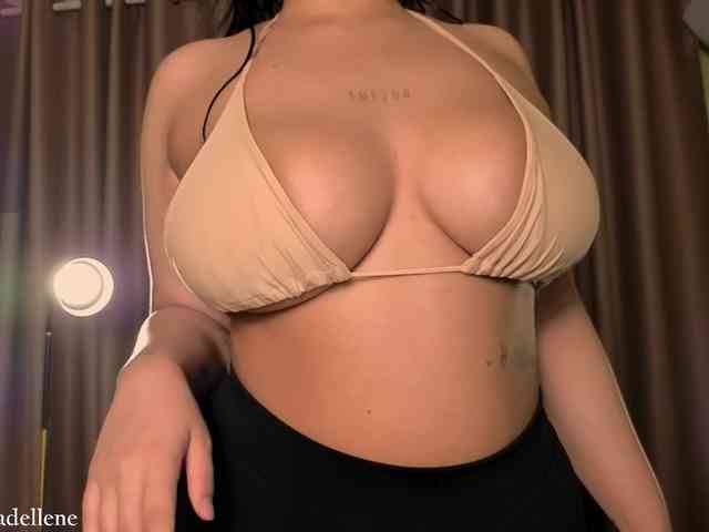 Adellene webcam