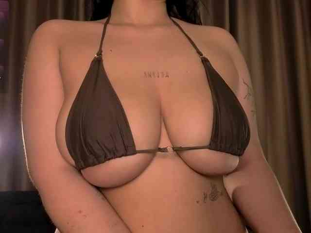Adellene webcam