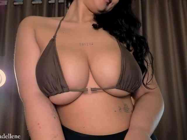 Adellene webcam