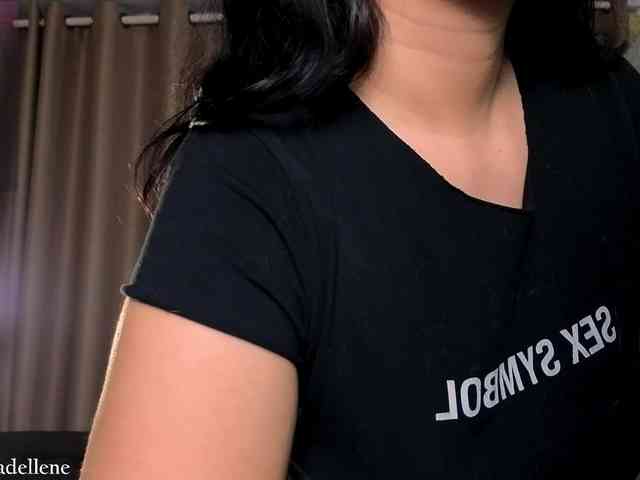 Adellene webcam