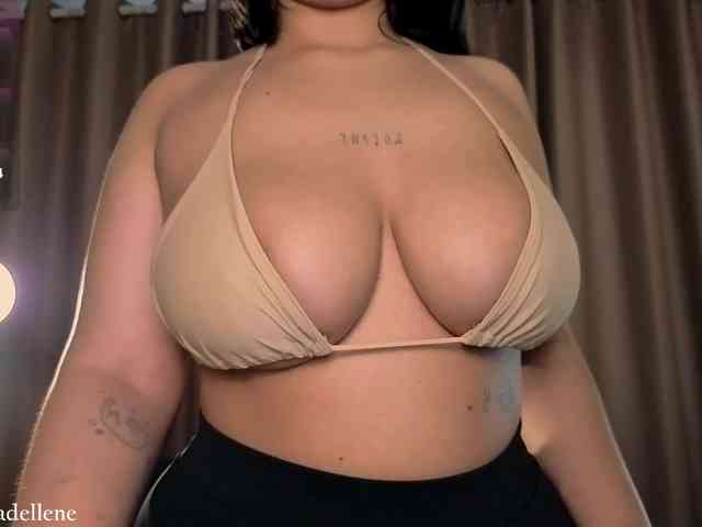 Adellene webcam