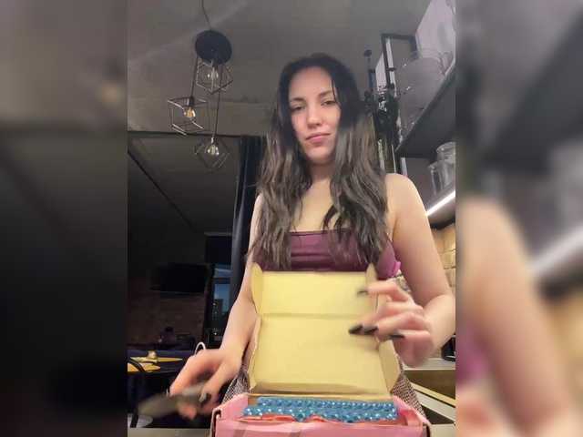 -Your-Michelle-, 21 y/o - Live Cam on BongaCams