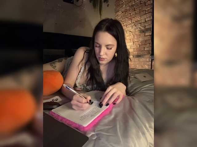 -Your-Michelle-, en directo ahora en BongaCams