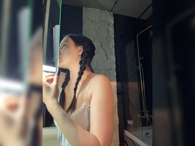 -Your-Michelle-, en directo ahora en BongaCams