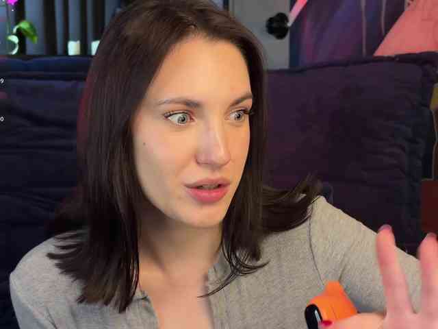 -Your-Michelle- webcam