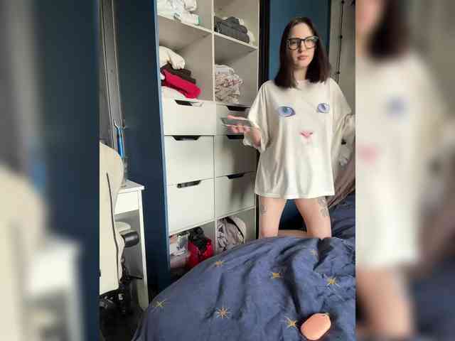 Este modelo está ao vivo agora. -Your-Michelle-