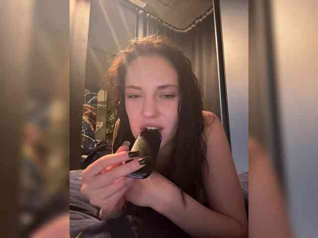 -Your-Michelle- webcam