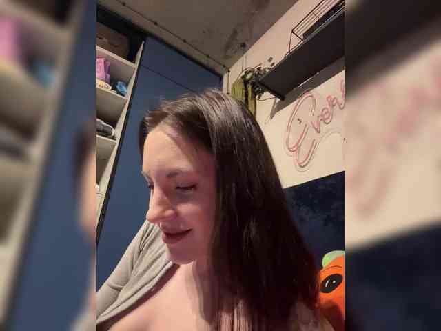 -Your-Michelle- webcam