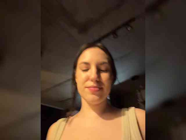 -Your-Michelle- webcam
