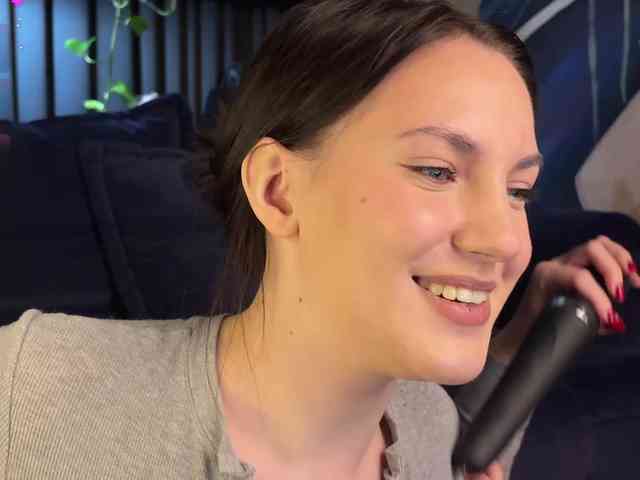 -Your-Michelle- webcam