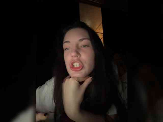 -Your-Michelle- webcam