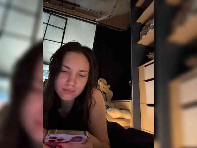 -Your-Michelle- webcam