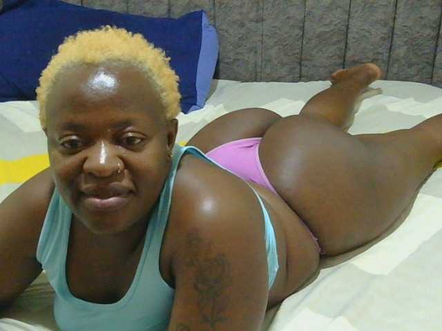 Naughty-pussy1 live cam on BongaCams