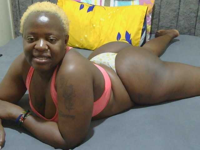 Naughty-pussy1 live cam on BongaCams