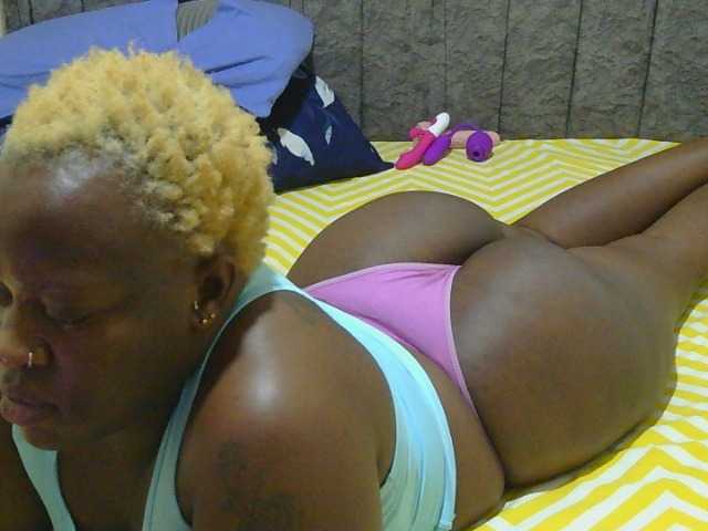 Naughty-pussy1 live cam on BongaCams