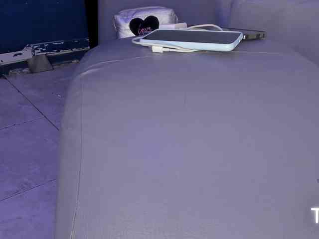 Bemylover11 webcam