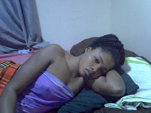 Molient123 live cam on BongaCams