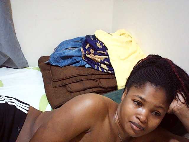 Molient123 live cam on BongaCams