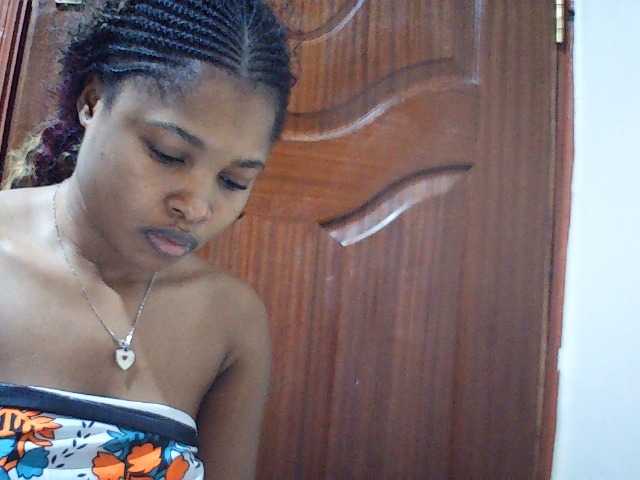 Molient123 live cam on BongaCams