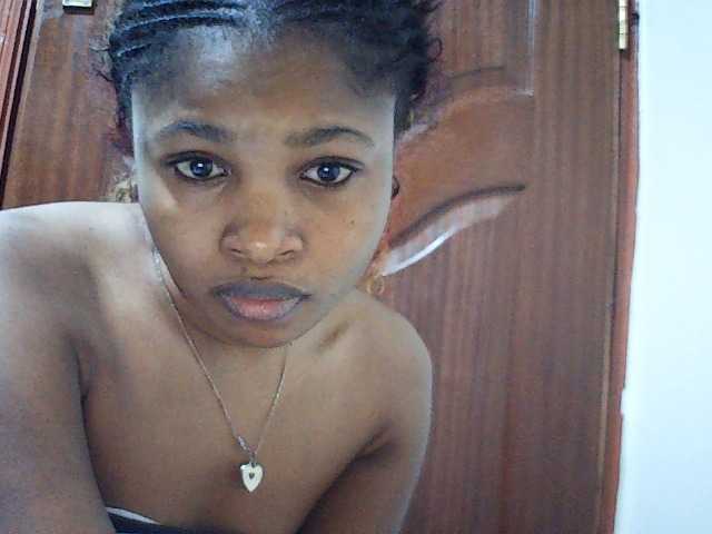 Molient123 live cam on BongaCams