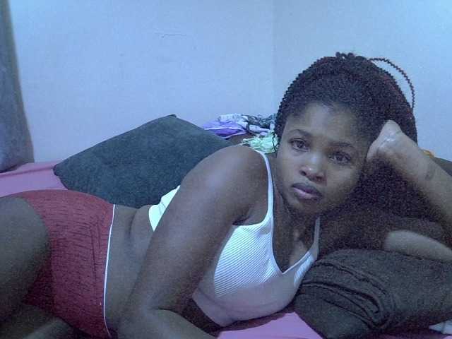 Molient123 live cam on BongaCams