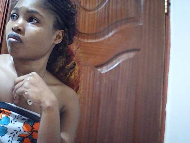 Molient123 live cam on BongaCams