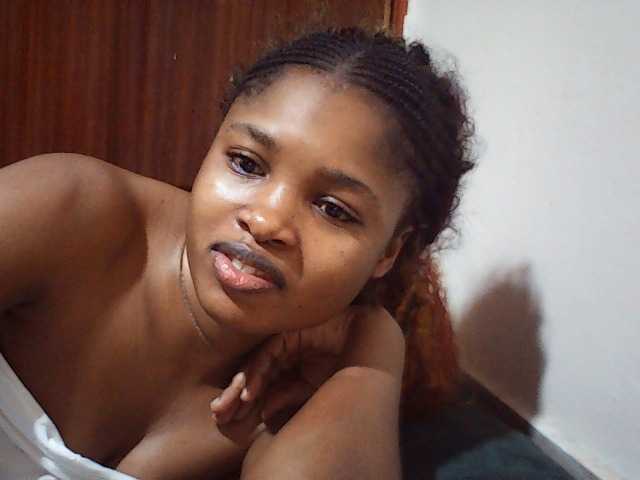 Molient123 live cam on BongaCams