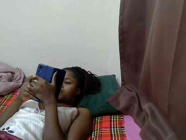 Molient123 webcam