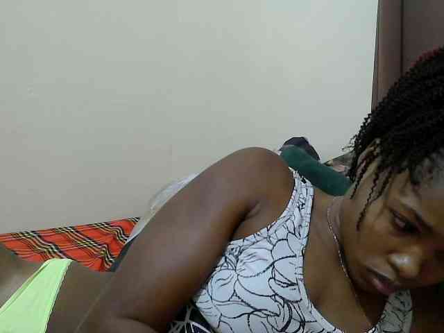 Molient123 Live Webcam on BongaCams