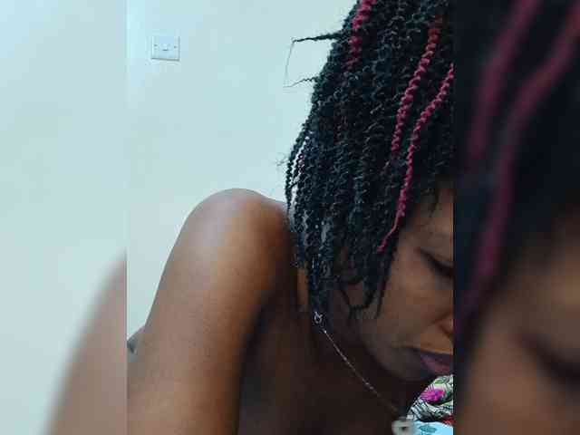 Molient123 webcam