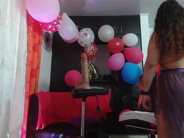 rous-kinky live cam preview