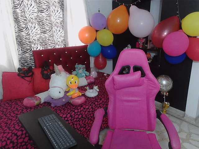 rous-kinky live cam on BongaCams