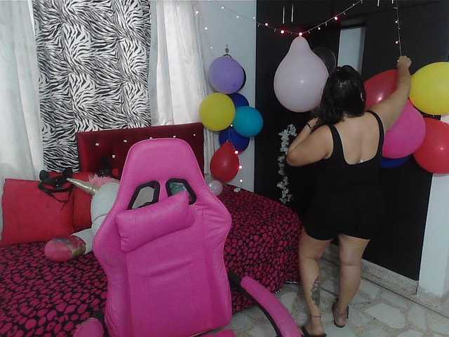 rous-kinky live cam on BongaCams