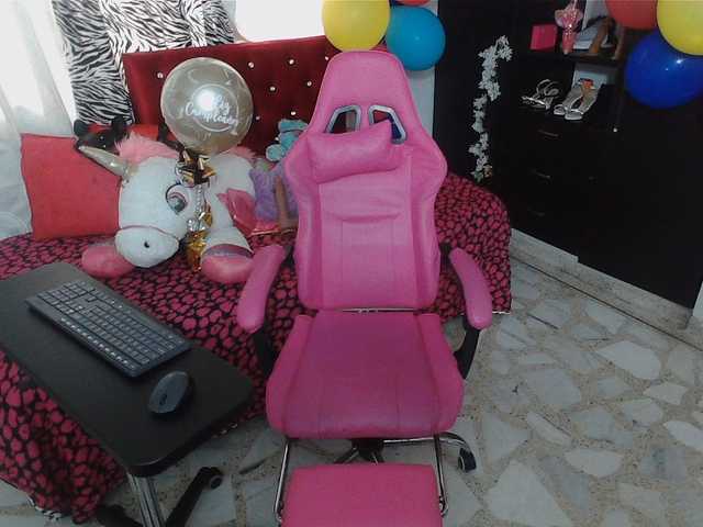 rous-kinky live cam on BongaCams