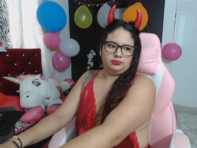 rous-kinky live webcam show