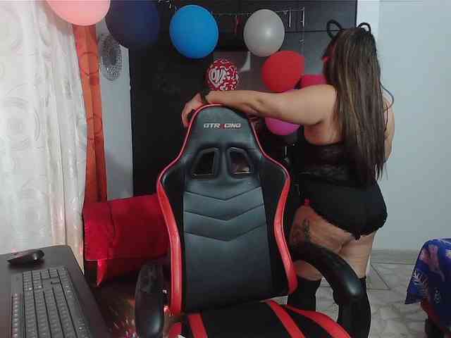 rous-kinky webcam