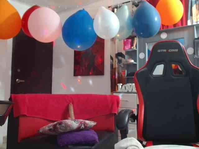 rous-kinky webcam