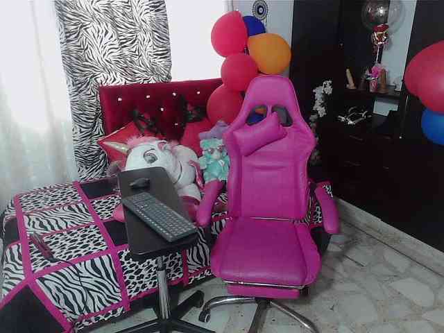 rous-kinky webcam