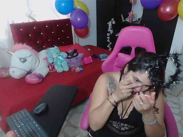 rous-kinky webcam