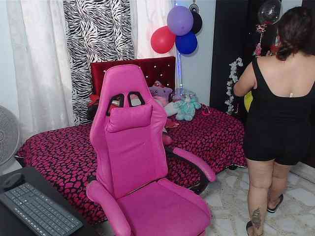 rous-kinky webcam