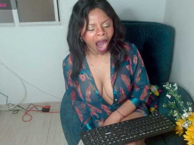 lizethrey73 live cam on BongaCams