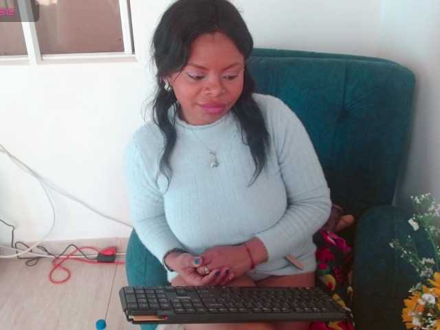 lizethrey73 live webcam show